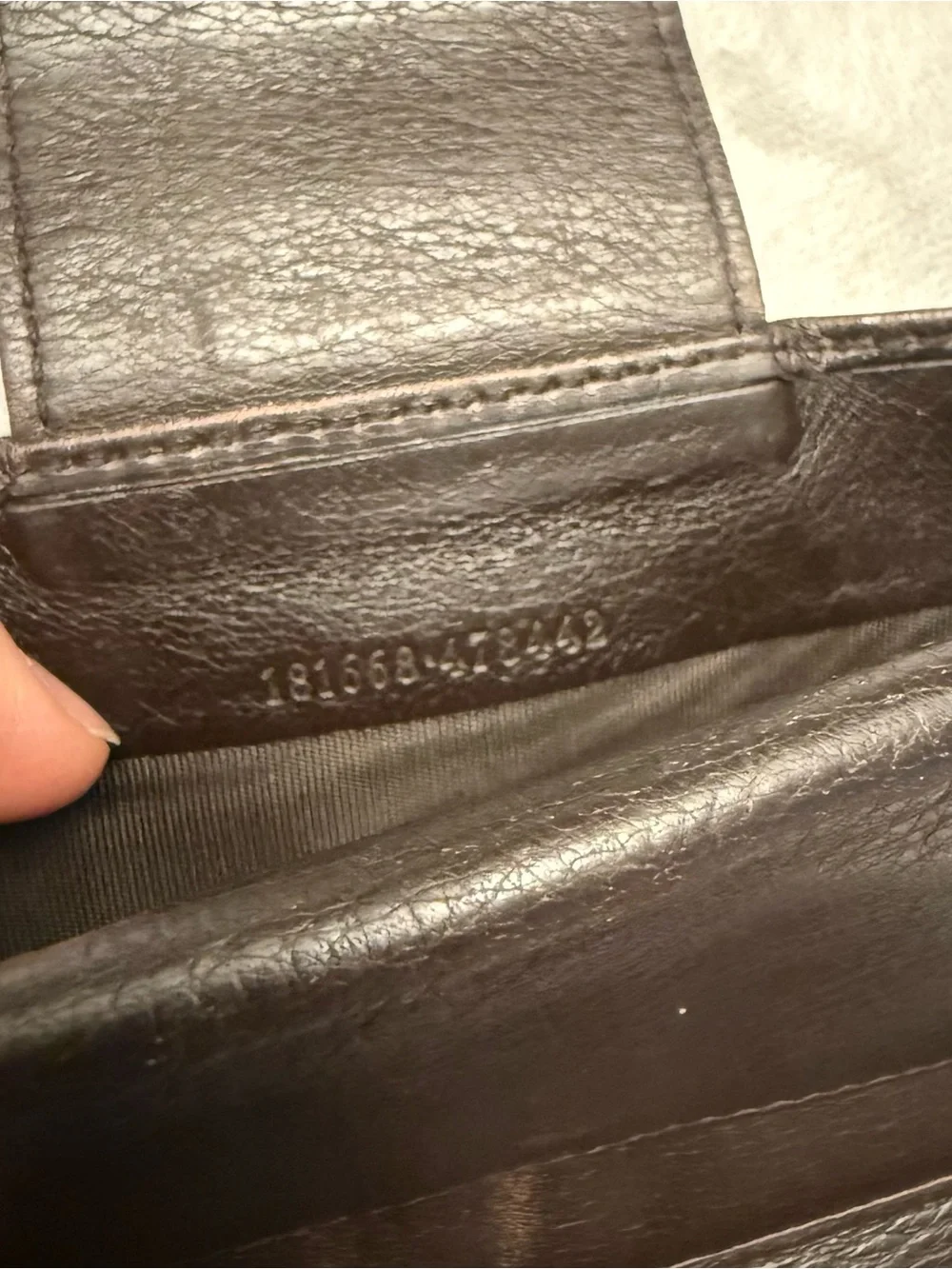 Gucci Black Leather Wallet with Gold Logo Bar